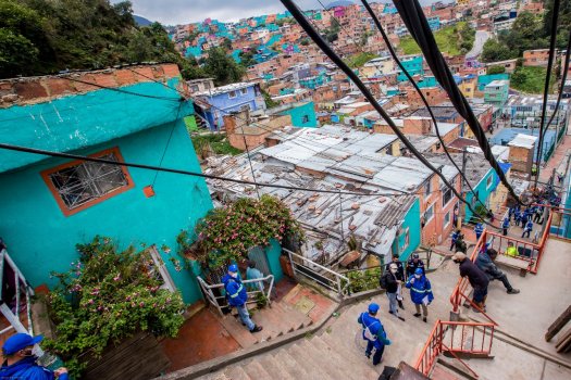 3.467 mercados y kits de aseo más se entregaron hoy en las localidades de Santafé y San Cristobal