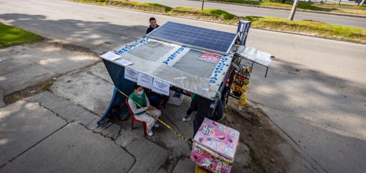 La recuperación económica de Miguel con su fotocopiadora de energía solar y apoyo del Distrito