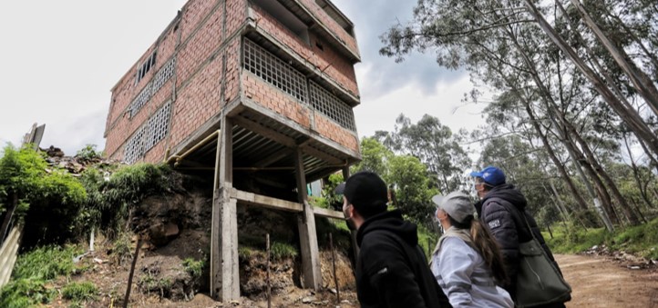 Distrito suspendió 10 obras ilegales en los Cerros Orientales de Bogotá