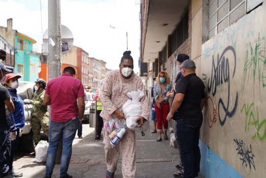 Hoy se entregaron 1.250 kits de alimentos y aseo en la localidad de Mártires 