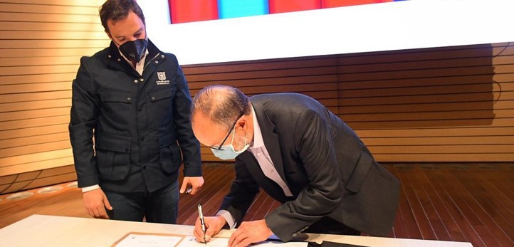 32 nuevos extranjeros tomaron juramento ante el Distrito