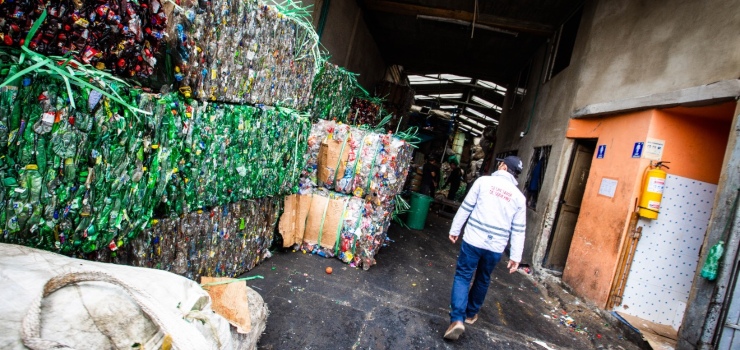 Suspendidos 21 establecimientos de reciclaje, celulares y bicicletas en Engativá