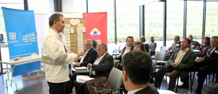 Ciudadanos conforman redes de veedurías para garantizar cumplimiento de metas en el Distrito