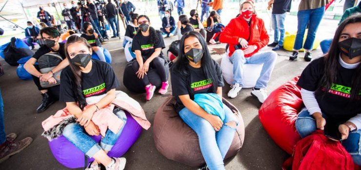 Más de 5.000 jóvenes vulnerables recibirán apoyo monetario y se vincularán a prácticas sociales en sus barrios, con el programa “Parceros Por Bogotá” Más de 5.000 jóvenes vulnerables recibirán apoyo monetario y se vincularán a prácticas sociales en sus barrios, con el programa “Parceros Por Bogotá”