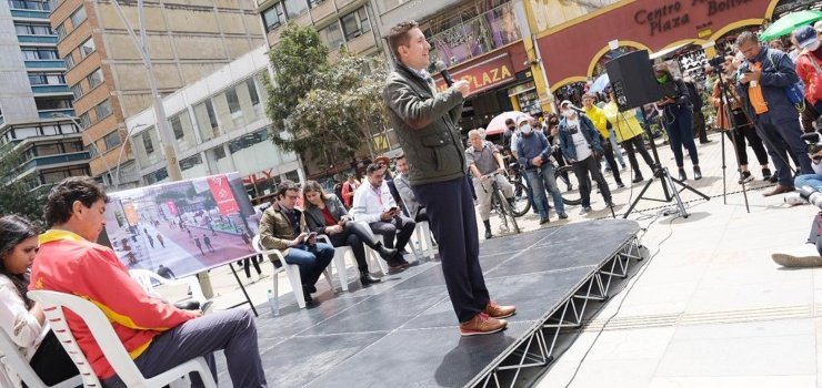 Distrito firma pacto con vendedores informales ubicados en la Carrera Séptima