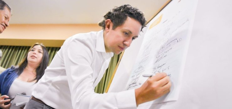 El Distrito firma pacto con comerciantes, vendedores informales y líderes comunales para mejorar la convivencia y la seguridad en el sector de Galerías El Distrito firma pacto con comerciantes, vendedores informales y líderes comunales para mejorar la convivencia y la seguridad en el sector de Galerías