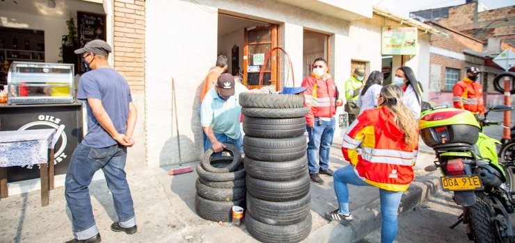 En tres días y tres sectores de Ciudad Bolívar se recuperó el espacio público concertadamente con los comerciantes que lo ocupaban. En tres días y tres sectores de Ciudad Bolívar se recuperó el espacio público concertadamente con los comerciantes que lo ocupaban.