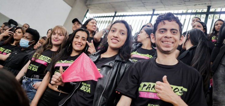 'Gobierno en tu barrio' llega a Ciudad Bolívar con jornada de desarme, feria de microempresarios y siembra de árboles