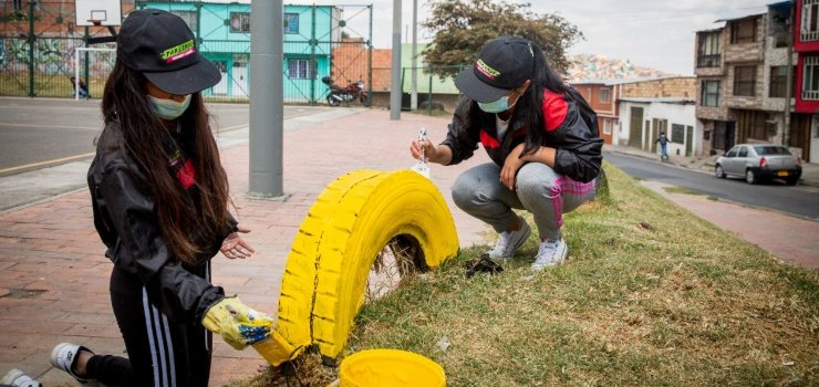 Más de mil jóvenes del Programa ‘Parceros Cuidando a Bogotá’ se graduaron como agentes comunitarios Más de mil jóvenes del Programa ‘Parceros Cuidando a Bogotá’ se graduaron como agentes comunitarios